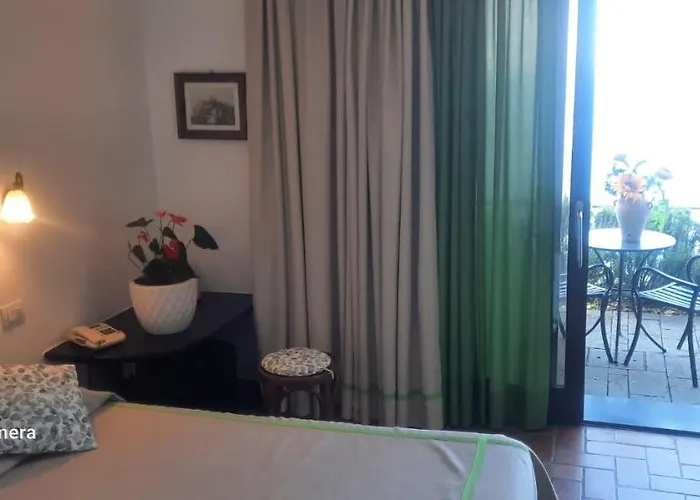 La Giada Del Mesco Otel 3*